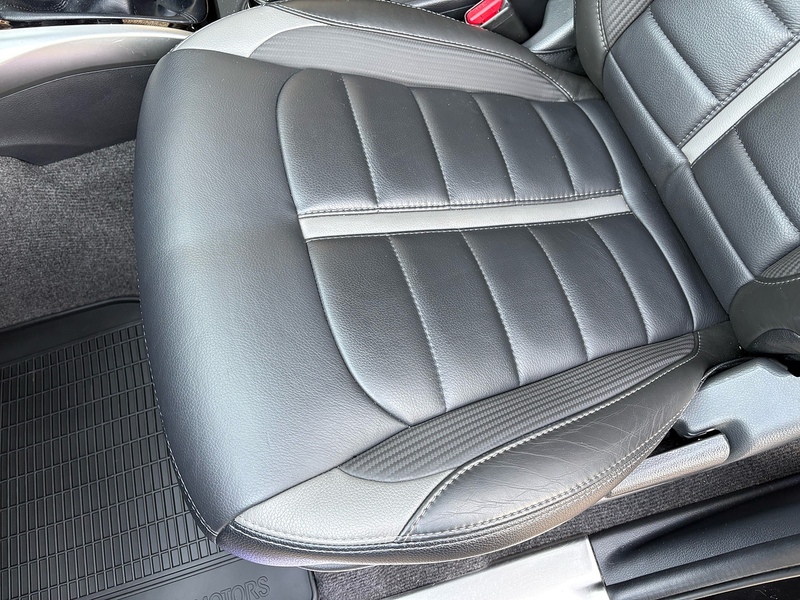 Mitsubishi 2.4 DI-D DC Barbarian Pickup Double Cab 4dr Diesel Manual 4WD Euro 6 (178 ps)