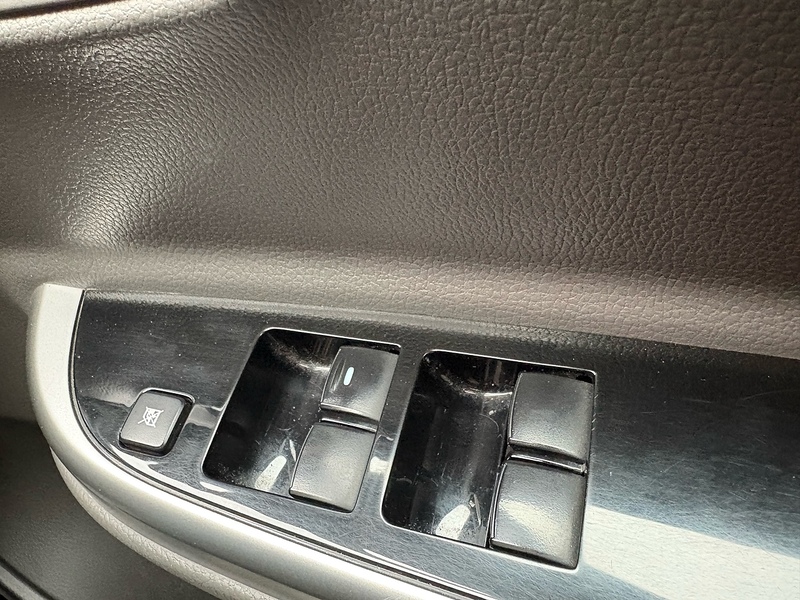 Mitsubishi 2.4 DI-D DC Barbarian Pickup Double Cab 4dr Diesel Manual 4WD Euro 6 (178 ps)