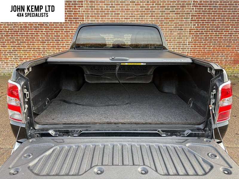 Mitsubishi 2.4 DI-D DC Barbarian Pickup Double Cab 4dr Diesel Manual 4WD Euro 6 (178 ps)