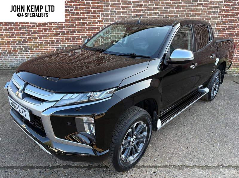 Mitsubishi 2.2 DI-D DC Barbarian X Pickup Double Cab 4dr Diesel Auto 4WD Euro 6 (s/s) (150 ps)