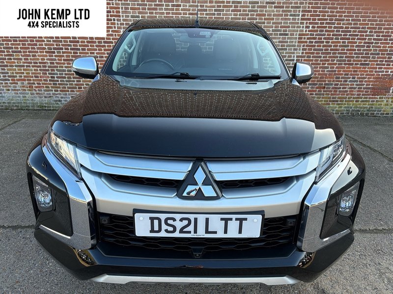 Mitsubishi 2.2 DI-D DC Barbarian X Pickup Double Cab 4dr Diesel Auto 4WD Euro 6 (s/s) (150 ps)