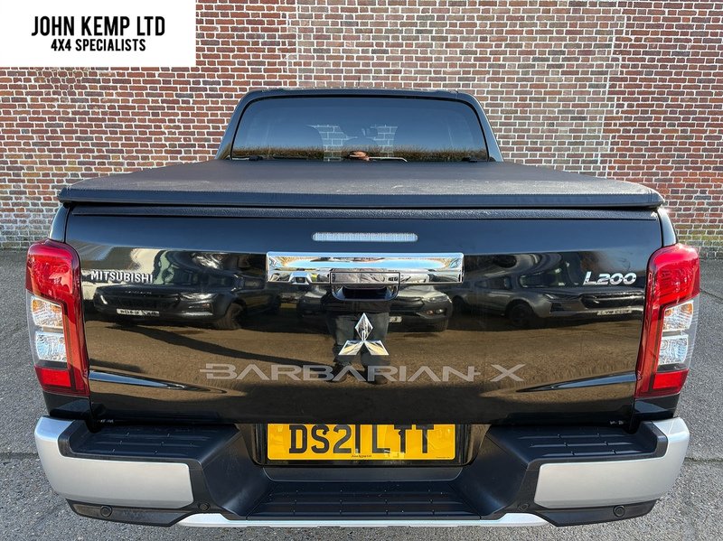 Mitsubishi 2.2 DI-D DC Barbarian X Pickup Double Cab 4dr Diesel Auto 4WD Euro 6 (s/s) (150 ps)