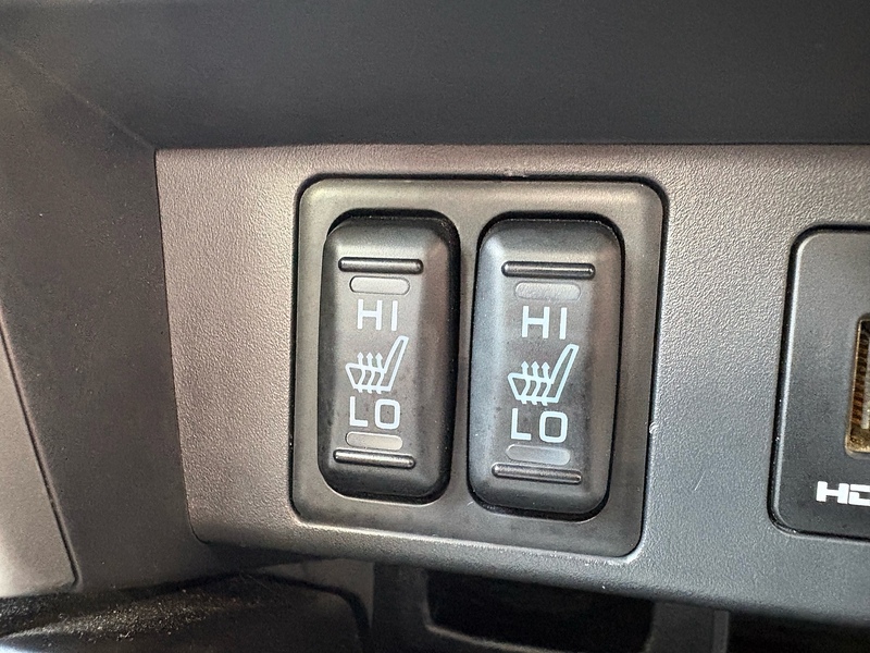 Mitsubishi 2.2 DI-D DC Barbarian X Pickup Double Cab 4dr Diesel Auto 4WD Euro 6 (s/s) (150 ps)