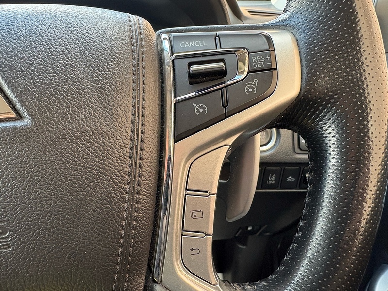 Mitsubishi 2.2 DI-D DC Barbarian X Pickup Double Cab 4dr Diesel Auto 4WD Euro 6 (s/s) (150 ps)