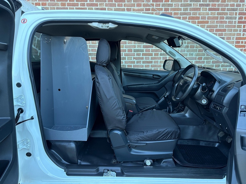 Isuzu 1.9 TD Utility Pickup Extended Cab 2dr Diesel Manual 4WD Euro 6 (164 ps)