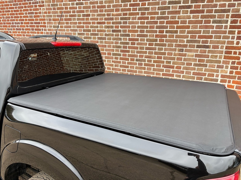 Nissan 2.3 dCi N-Guard Pickup Double Cab 4dr Diesel Auto 4WD Euro 6 (190 ps)