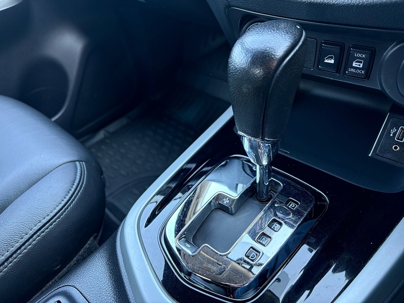 Nissan 2.3 dCi N-Guard Pickup Double Cab 4dr Diesel Auto 4WD Euro 6 (190 ps)