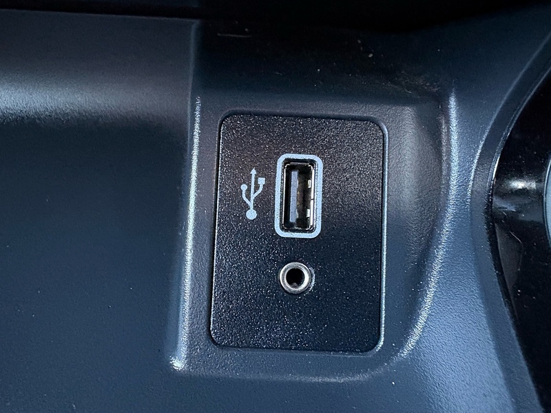 Nissan 2.3 dCi N-Guard Pickup Double Cab 4dr Diesel Auto 4WD Euro 6 (190 ps)