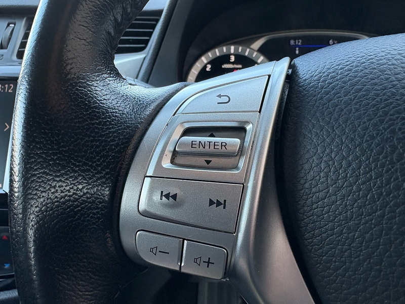 Nissan 2.3 dCi N-Guard Pickup Double Cab 4dr Diesel Auto 4WD Euro 6 (190 ps)