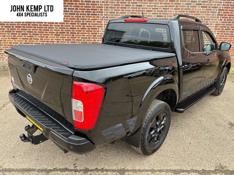 Nissan 2.3 dCi N-Guard Pickup Double Cab 4dr Diesel Auto 4WD Euro 6 (190 ps)