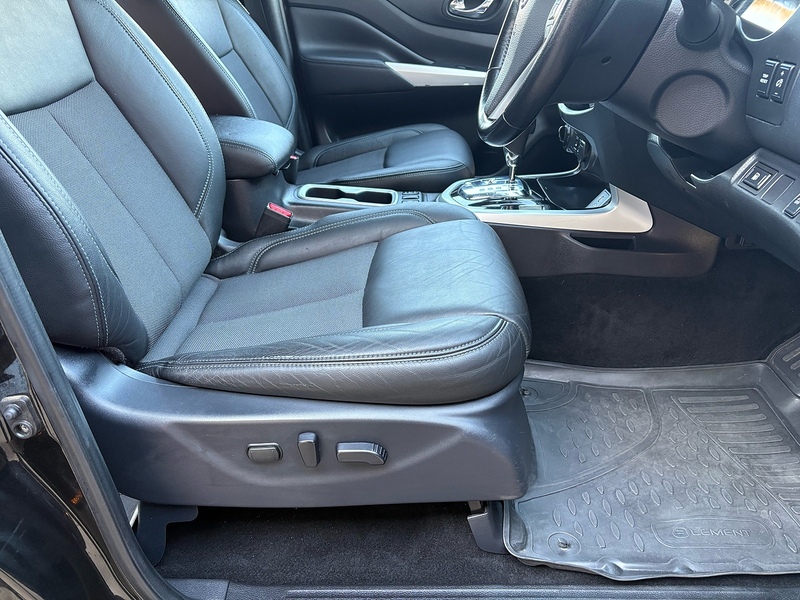 Nissan 2.3 dCi N-Guard Pickup Double Cab 4dr Diesel Auto 4WD Euro 6 (190 ps)