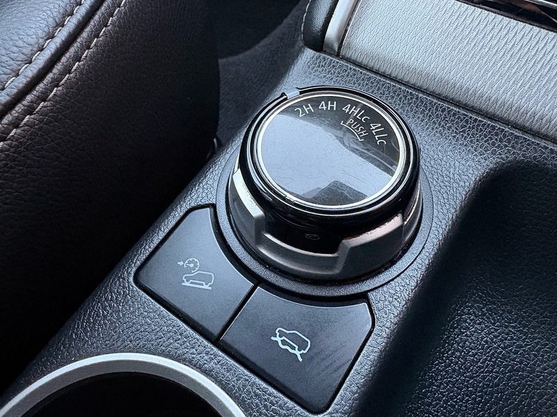 Mitsubishi 2.2 DI-D DC Barbarian X Pickup Double Cab 4dr Diesel Auto 4WD Euro 6 (s/s) (150 ps)