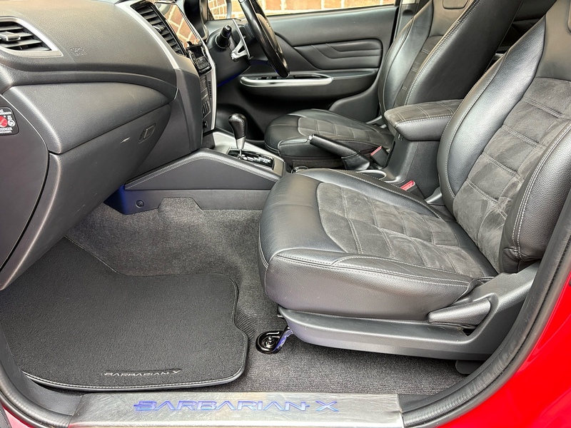 Mitsubishi 2.2 DI-D DC Barbarian X Pickup Double Cab 4dr Diesel Auto 4WD Euro 6 (s/s) (150 ps)