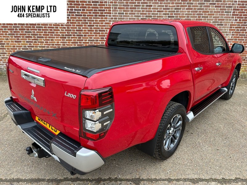 Mitsubishi 2.2 DI-D DC Barbarian X Pickup Double Cab 4dr Diesel Auto 4WD Euro 6 (s/s) (150 ps)