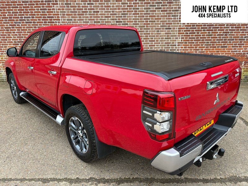 Mitsubishi 2.2 DI-D DC Barbarian X Pickup Double Cab 4dr Diesel Auto 4WD Euro 6 (s/s) (150 ps)
