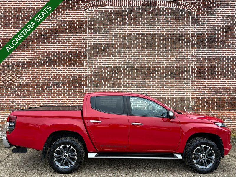 Mitsubishi 2.2 DI-D DC Barbarian X Pickup Double Cab 4dr Diesel Auto 4WD Euro 6 (s/s) (150 ps)