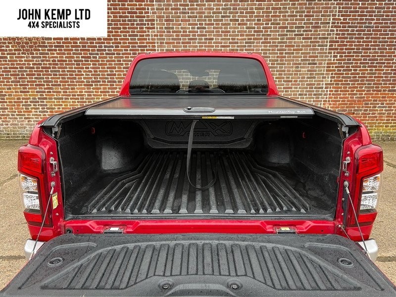 Mitsubishi 2.2 DI-D DC Barbarian X Pickup Double Cab 4dr Diesel Auto 4WD Euro 6 (s/s) (150 ps)