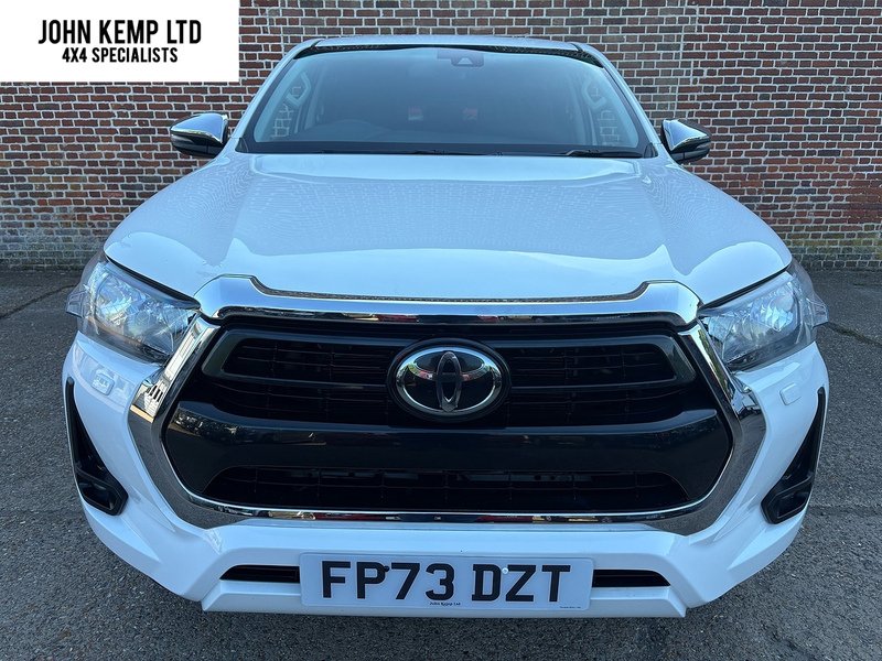 Toyota 2.4 D-4D Icon Pickup Double Cab 4dr Diesel Manual 4WD Euro 6 (s/s) (150 ps)
