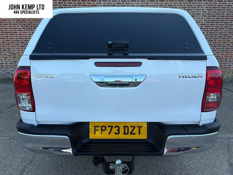 Toyota 2.4 D-4D Icon Pickup Double Cab 4dr Diesel Manual 4WD Euro 6 (s/s) (150 ps)