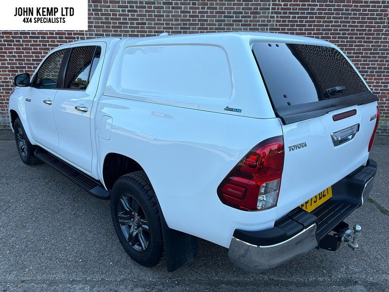 Toyota 2.4 D-4D Icon Pickup Double Cab 4dr Diesel Manual 4WD Euro 6 (s/s) (150 ps)