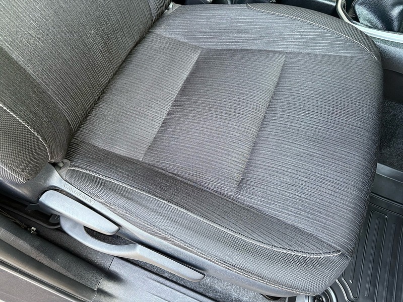 Toyota 2.4 D-4D Invincible Pickup Double Cab 4dr Diesel Manual 4WD Euro 6 (s/s) (150 ps)