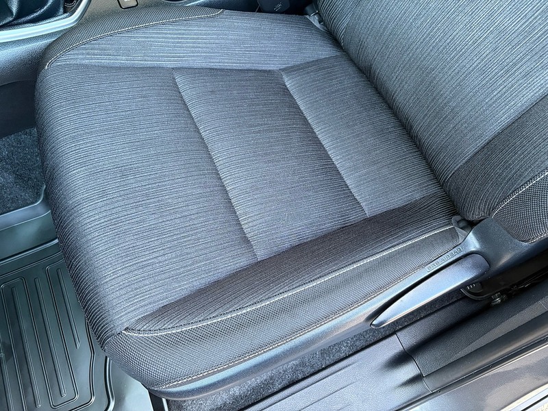 Toyota 2.4 D-4D Invincible Pickup Double Cab 4dr Diesel Manual 4WD Euro 6 (s/s) (150 ps)