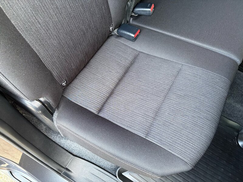 Toyota 2.4 D-4D Invincible Pickup Double Cab 4dr Diesel Manual 4WD Euro 6 (s/s) (150 ps)