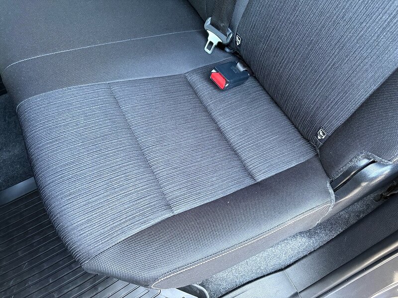 Toyota 2.4 D-4D Invincible Pickup Double Cab 4dr Diesel Manual 4WD Euro 6 (s/s) (150 ps)