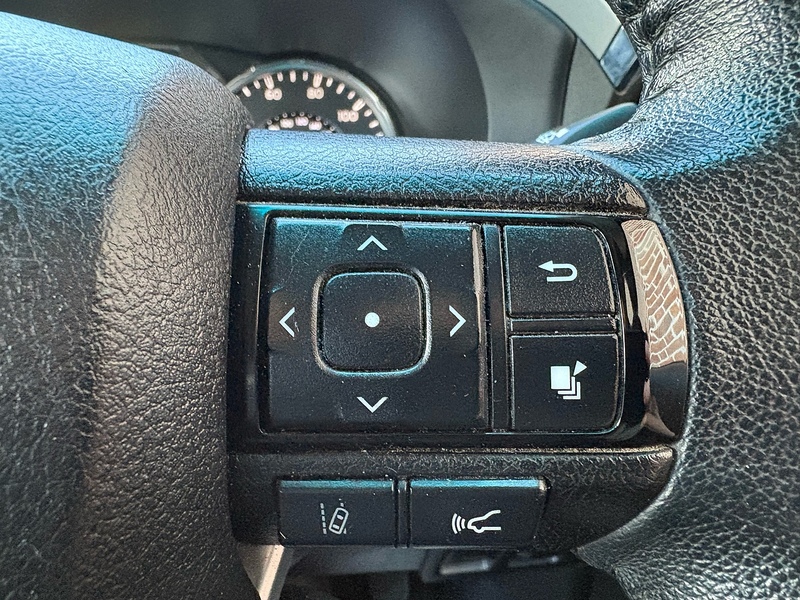 Toyota 2.4 D-4D Invincible Pickup Double Cab 4dr Diesel Manual 4WD Euro 6 (s/s) (150 ps)