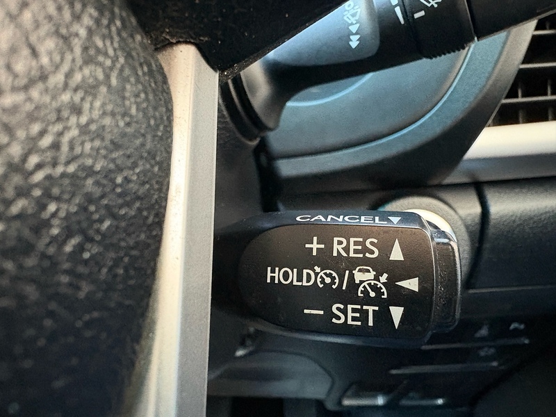 Toyota 2.4 D-4D Invincible Pickup Double Cab 4dr Diesel Manual 4WD Euro 6 (s/s) (150 ps)