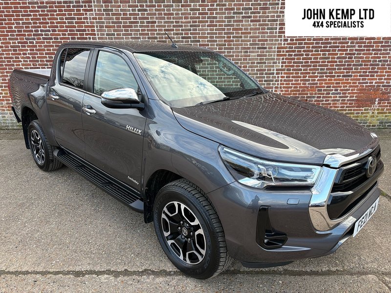 Toyota 2.4 D-4D Invincible Pickup Double Cab 4dr Diesel Manual 4WD Euro 6 (s/s) (150 ps)