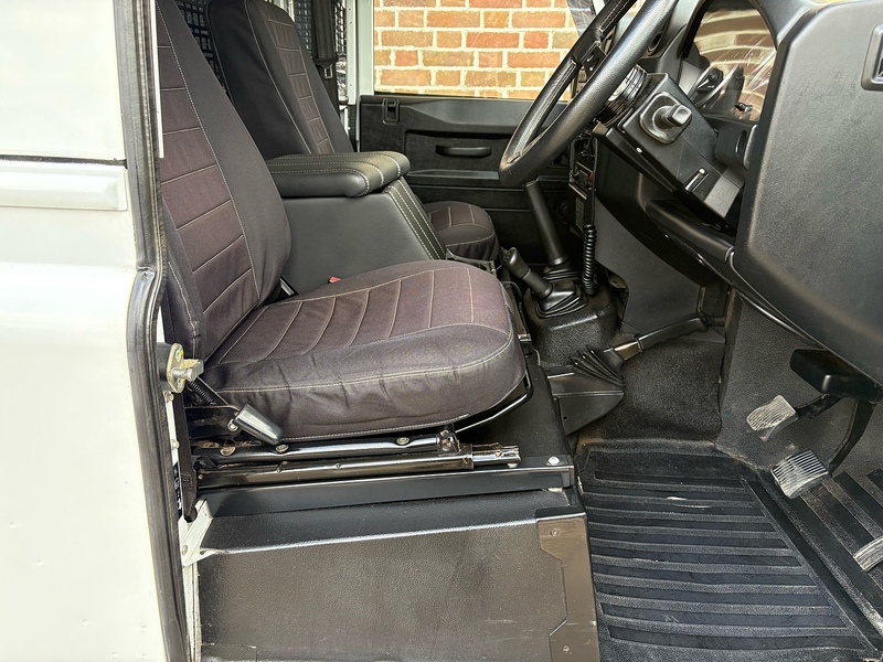 Land Rover Td Hard Top Panel Van 2.2 Manual Diesel