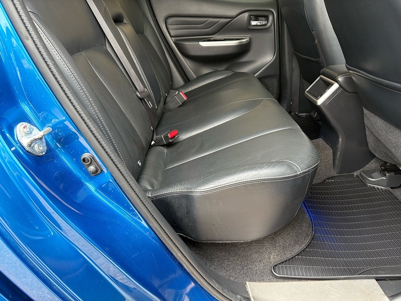 Mitsubishi 2.2 DI-D DC Barbarian Pickup Double Cab 4dr Diesel Manual 4WD Euro 6 (s/s) (150 ps)
