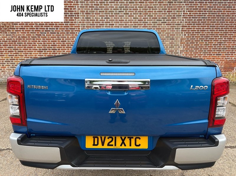 Mitsubishi 2.2 DI-D DC Barbarian Pickup Double Cab 4dr Diesel Manual 4WD Euro 6 (s/s) (150 ps)