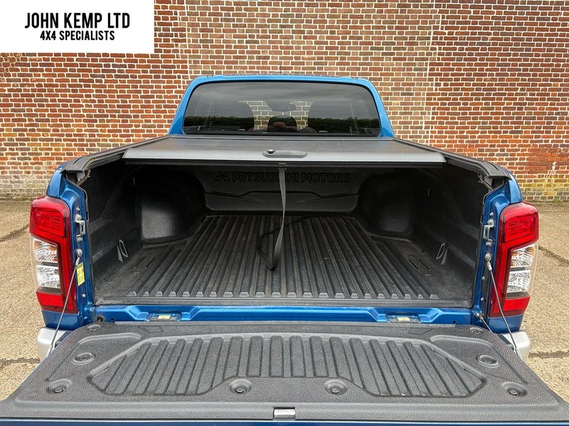 Mitsubishi 2.2 DI-D DC Barbarian Pickup Double Cab 4dr Diesel Manual 4WD Euro 6 (s/s) (150 ps)