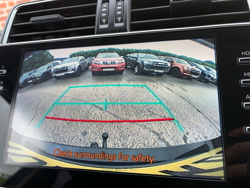 Toyota 2.8D Active (Navi) Panel Van 5dr Diesel Auto 4WD LWB Euro 6 (s/s) (204 ps)