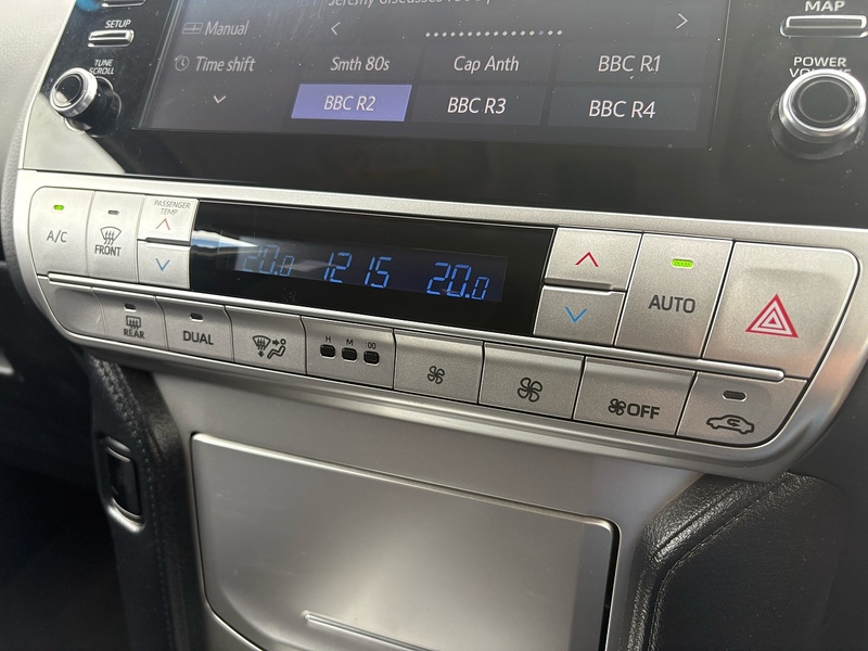 Toyota 2.8D Active (Navi) Panel Van 5dr Diesel Auto 4WD LWB Euro 6 (s/s) (204 ps)