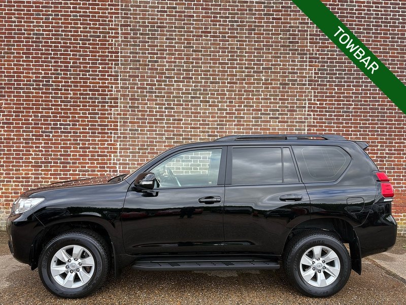Toyota 2.8D Active (Navi) Panel Van 5dr Diesel Auto 4WD LWB Euro 6 (s/s) (204 ps)