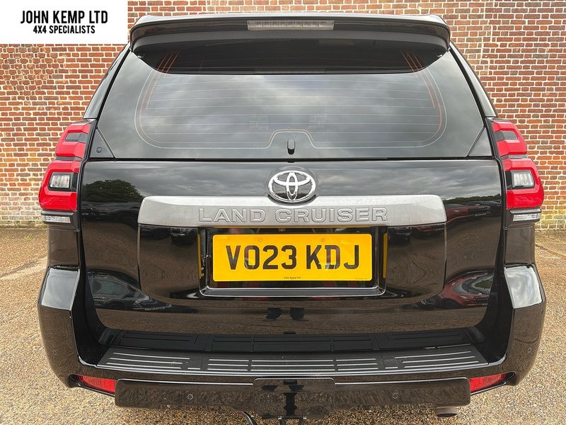 Toyota 2.8D Active (Navi) Panel Van 5dr Diesel Auto 4WD LWB Euro 6 (s/s) (204 ps)
