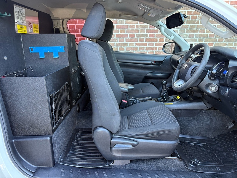 Toyota 2.4 D-4D Active Pickup Double Cab 4dr Diesel Manual 4WD Euro 6 (3.5t) (150 ps)
