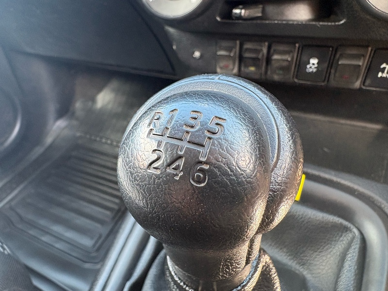 Toyota 2.4 D-4D Active Pickup Double Cab 4dr Diesel Manual 4WD Euro 6 (3.5t) (150 ps)