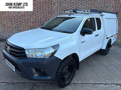 2.4 D-4D Active Pickup Double Cab 4dr Diesel Manual 4WD Euro 6 (3.5t) (150 ps)