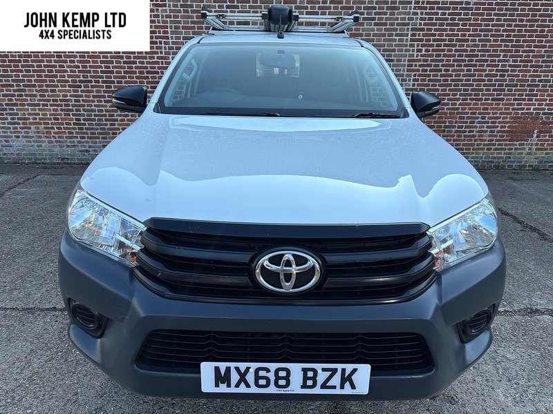Toyota 2.4 D-4D Active Pickup Double Cab 4dr Diesel Manual 4WD Euro 6 (3.5t) (150 ps)