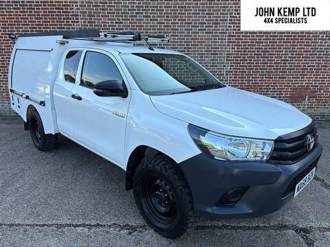 2.4 D-4D Active Pickup Double Cab 4dr Diesel Manual 4WD Euro 6 (3.5t) (150 ps)