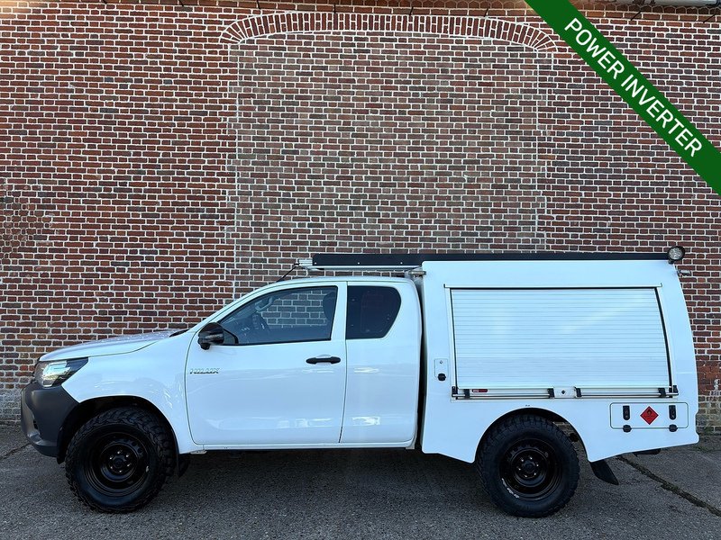 Toyota 2.4 D-4D Active Pickup Double Cab 4dr Diesel Manual 4WD Euro 6 (3.5t) (150 ps)