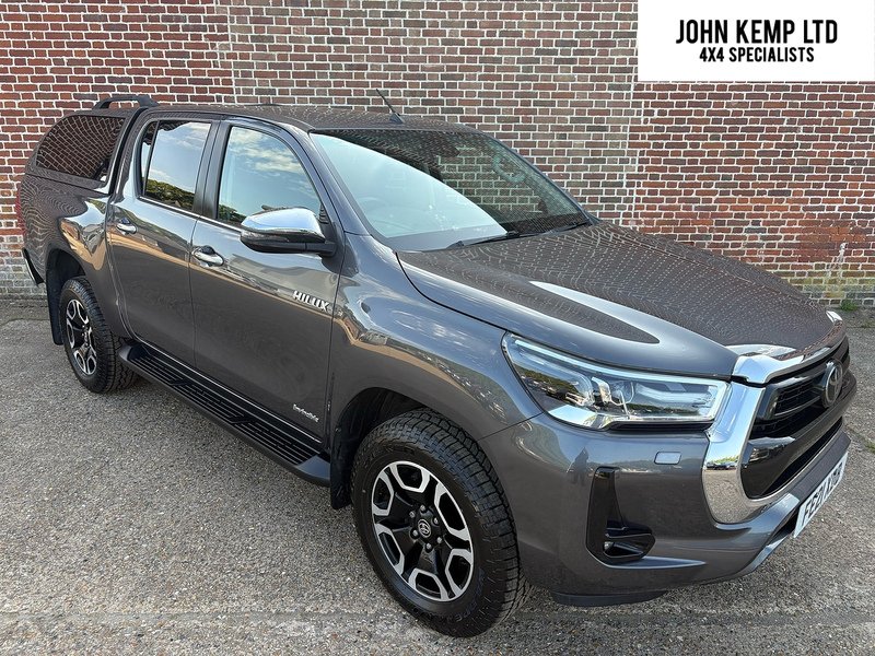 Toyota 2.4 D-4D Invincible Pickup Double Cab 4dr Diesel Manual 4WD Euro 6 (s/s) (150 ps)