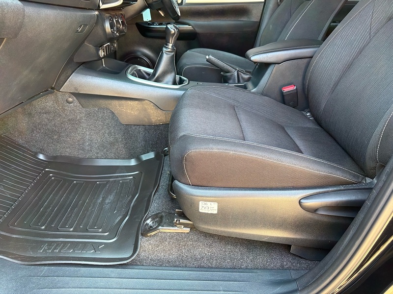 Toyota 2.4 D-4D Icon Pickup Double Cab 4dr Diesel Manual 4WD Euro 6 (s/s) (150 ps)