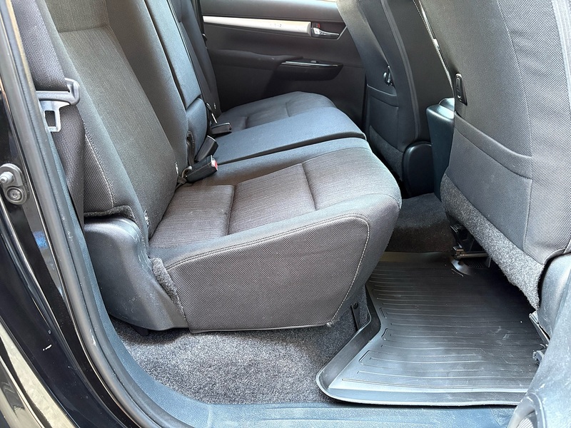 Toyota 2.4 D-4D Icon Pickup Double Cab 4dr Diesel Manual 4WD Euro 6 (s/s) (150 ps)