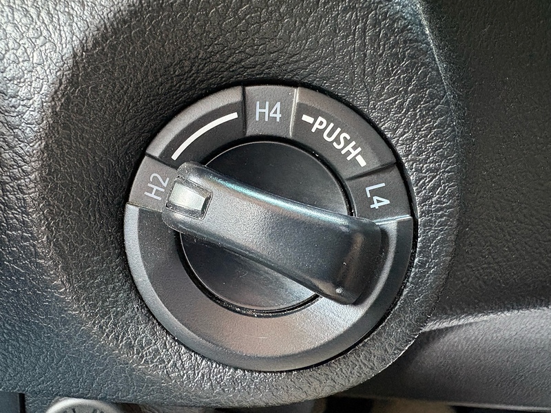 Toyota 2.4 D-4D Icon Pickup Double Cab 4dr Diesel Manual 4WD Euro 6 (s/s) (150 ps)