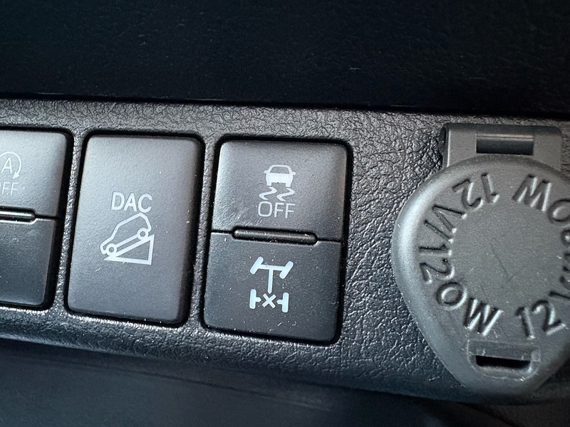 Toyota 2.4 D-4D Icon Pickup Double Cab 4dr Diesel Manual 4WD Euro 6 (s/s) (150 ps)